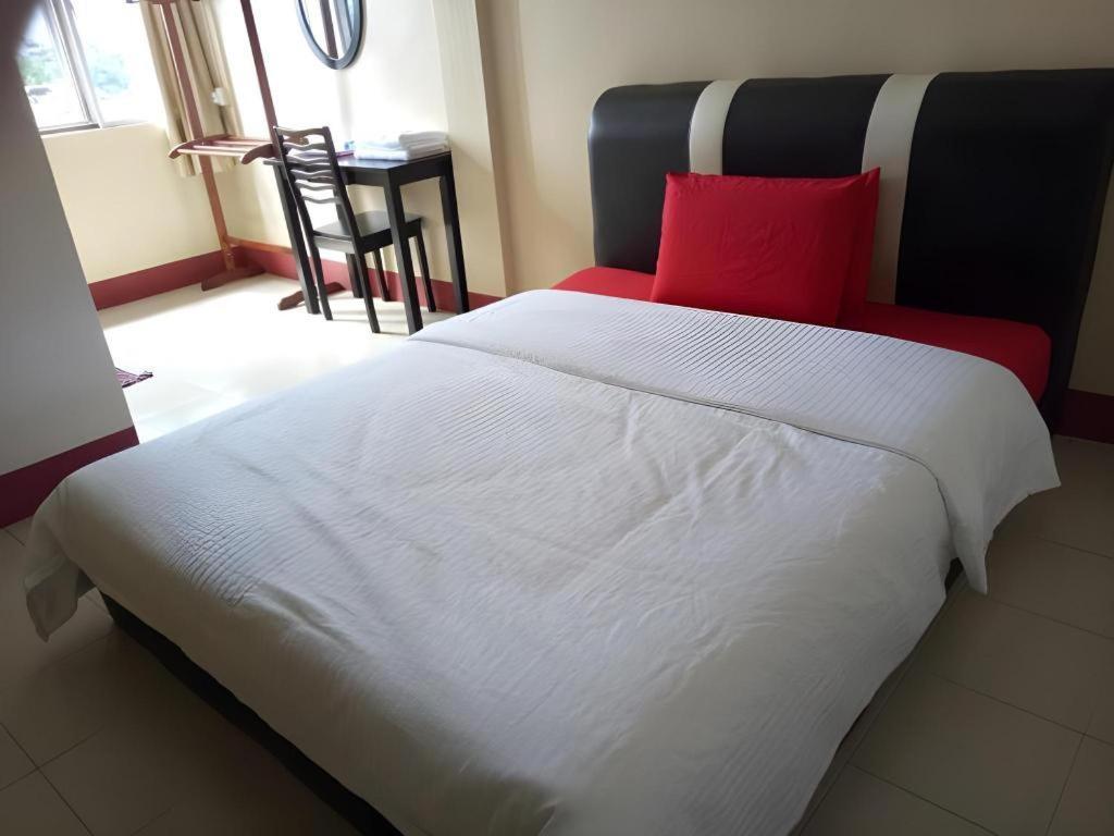 History Hotel Kangar Luaran gambar
